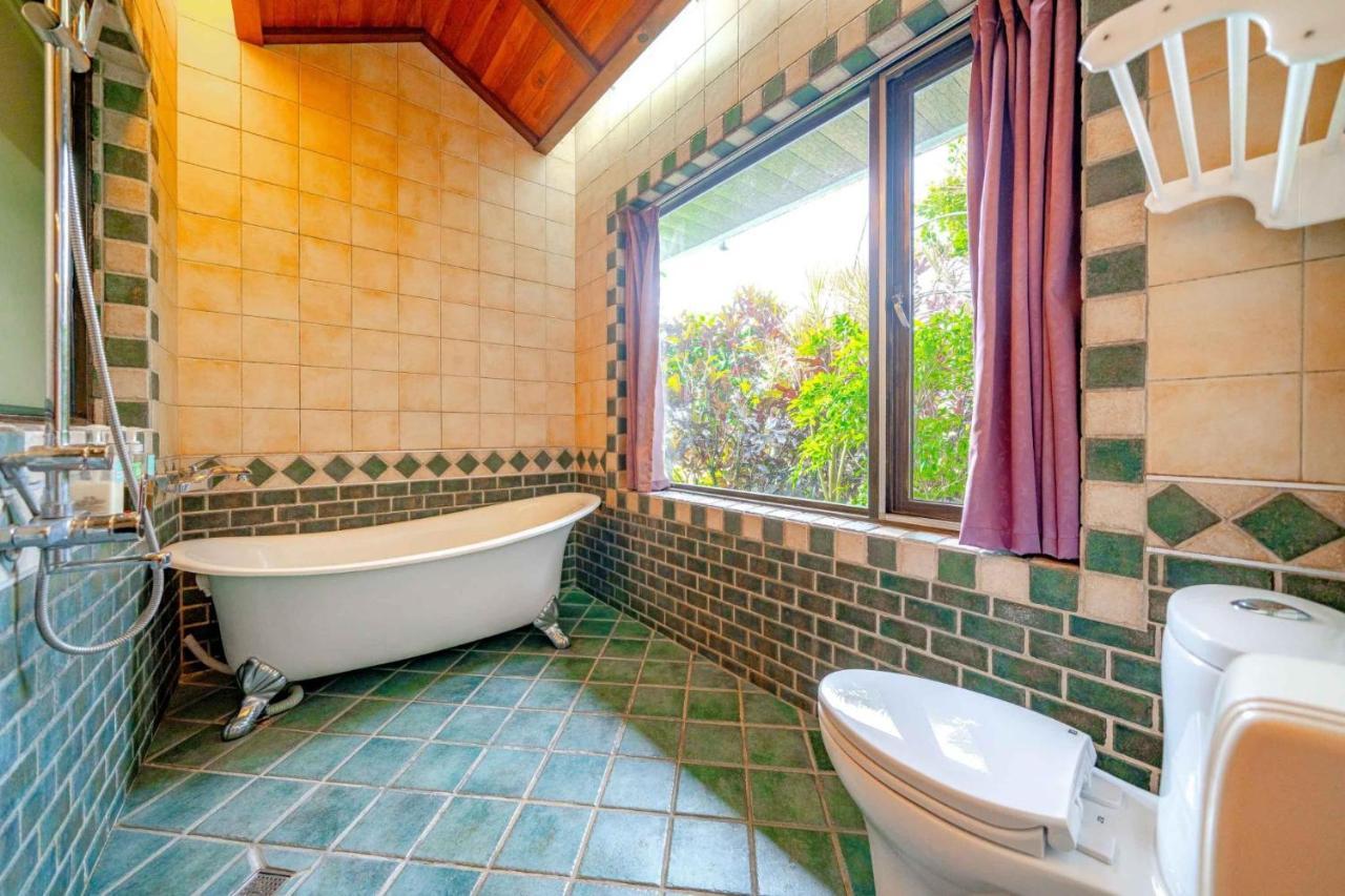 Rainbow Garden B&B Dongshan  Exterior photo